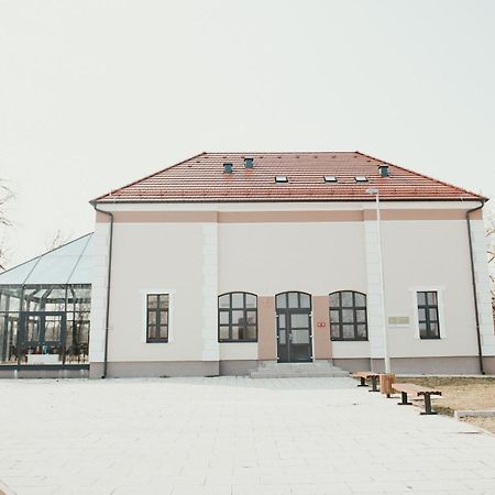 Hotel Kurija Jankovic Lukac Ngoại thất bức ảnh